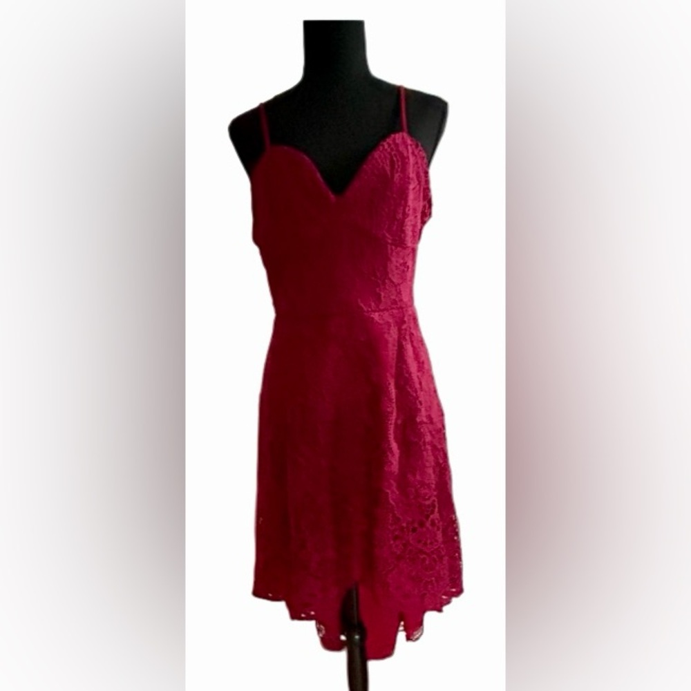 ♥️LULUS! “SO ADORED” BURGUNDY CROCHET LACE SLEEVELESS HIGH-LOW DRESS! ♥️ - Picture 14 of 16